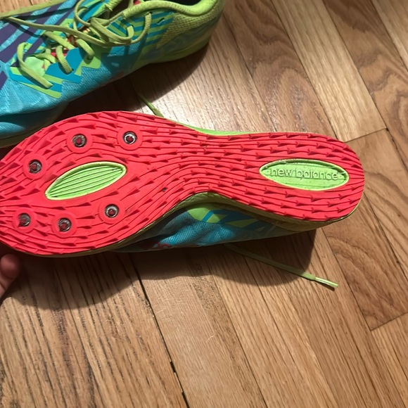 NEW BALANCE XC SPIKES BARELY USED - Picture 2 of 2